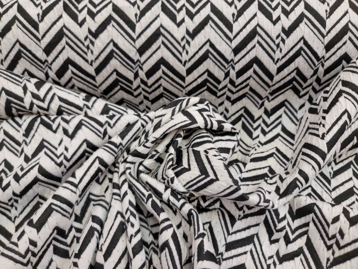 Black and White Fabric Herringbone Tweed-look in Black and White by  Willowlanetextiles Printed Cotton Fabric by the Yard With Spoonflower 